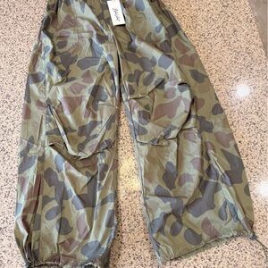 Blue Velvet women’s camo parachute pants, New with tags